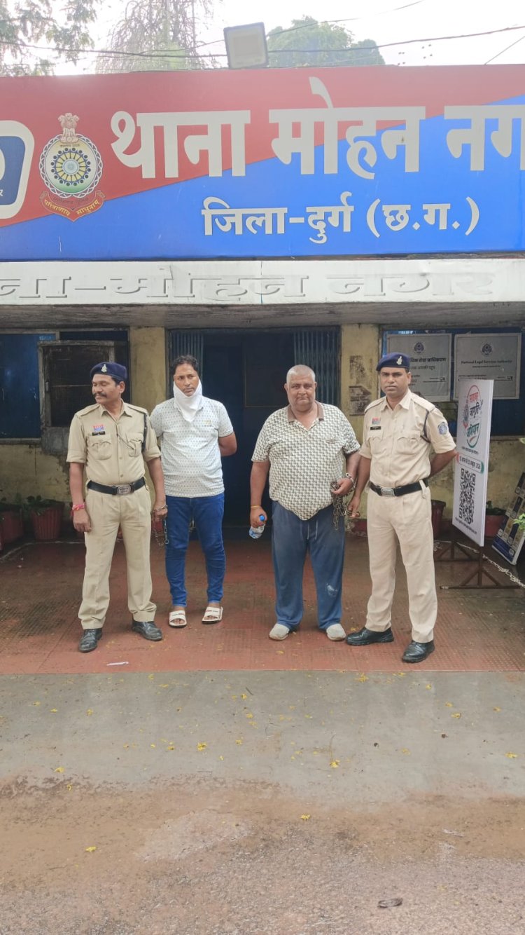 दूसरे वाहन का नंबर लगाकर चलाया जा रहा था वाहन, दो फरार आरोपी गिरफ्तार