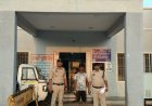 पड़ोसियों के विवाद में बीच-बचाव करना पड़ा भारी, व्यक्ति के पेट में धारदार हथियार से किया वार