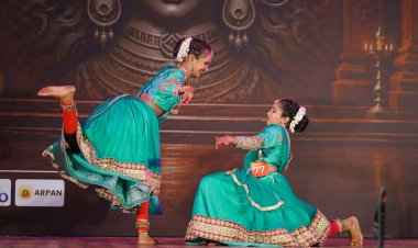 देश राग में कलाकारों ने बिखेरी प्रतिभा, श्रेष्ठ प्रदर्शन करने वाले प्रतिभागी हुए सम्मानित