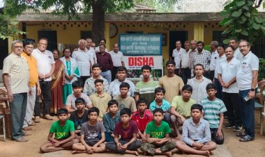 जन्मदिन पर बांटी खुशियां, वनवासी छात्रावास के बच्चों को दिया भोजन-उपहार