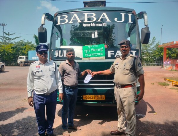 सितंबर में 7,610 वाहन चालकों पर यातायात पुलिस की कार्रवाई 6,517 बिना हेलमेट, 178 तेज रफ्तार और 142 शराबी वाहन चालक पकड़े गए
