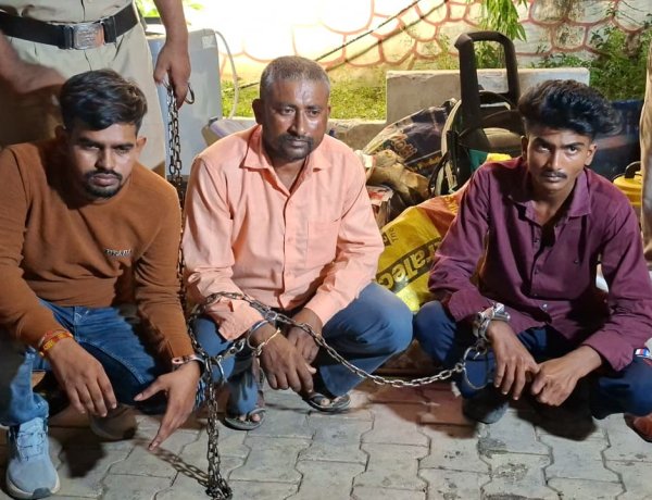 सूने मकान में 1.60 लाख की चोरी का खुलासा, तीन आरोपी और दो अपचारी बालक अभिरक्षा में