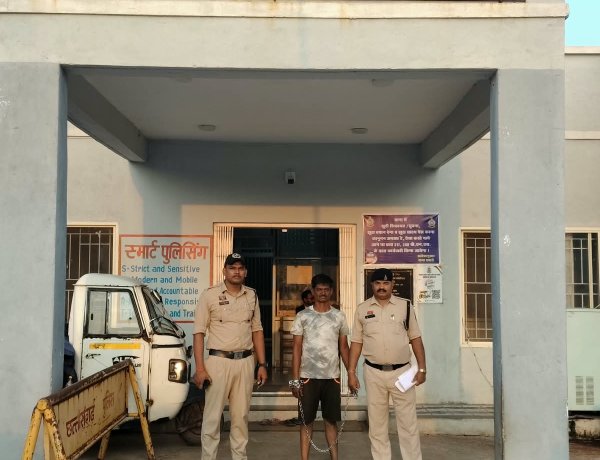 पड़ोसियों के विवाद में बीच-बचाव करना पड़ा भारी, व्यक्ति के पेट में धारदार हथियार से किया वार