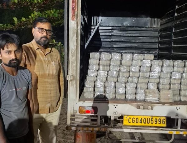 भिलाई खुर्सीपार में पिकअप के गुप्त चेंबर से 4 करोड़ रुपये बरामद, दो लोग हिरासत में