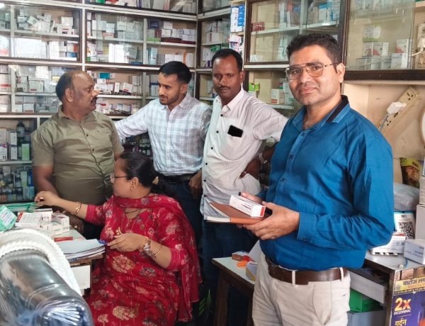 भिलाई के दो मेडिकल स्टोर में मिली अनियमितताएं, क्रय-विक्रय रिकॉर्ड अधूरे और फार्मासिस्ट भी नदारद
