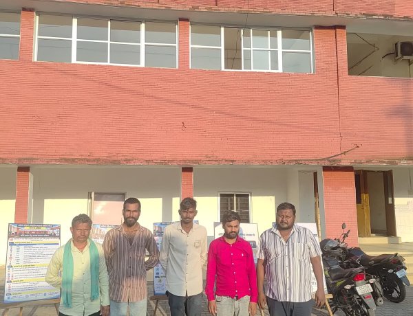 पुलिस का अपराधियों के खिलाफ विशेष अभियान, 267 बदमाशों पर कार्रवाई