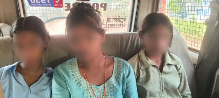 जामुल से लापता तीन बच्चियां 12 घंटे से कम समय में सकुशल मिलीं, दुर्ग पुलिस ने परिजनों को सौंपा