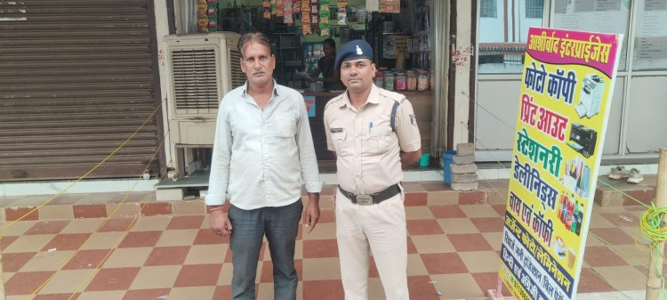 चोरी का लोहा खरीदकर गोदाम में छिपाने का आरोप, कबाड़ी का मैनेजर गिरफ्तार