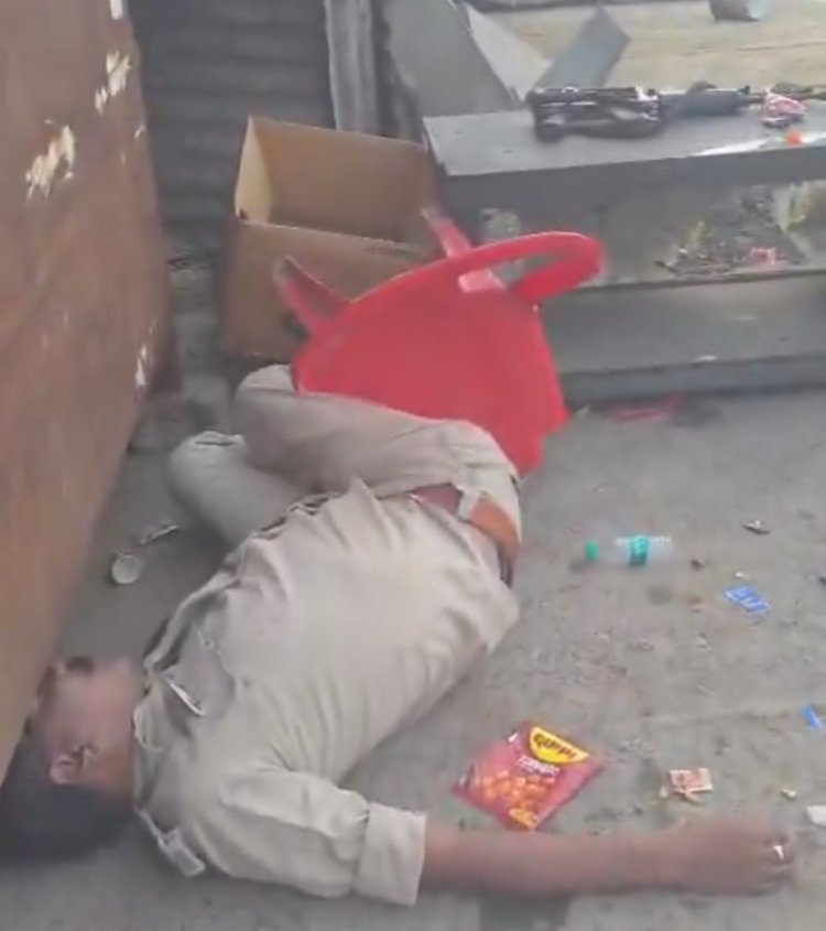 शराब के नशे में जमीन पर सो गए जवान, इंसास राइफल को लावारिस हालत में छोड़ा, एसपी ने दुर्ग के 2 जवान को किया निलंबित