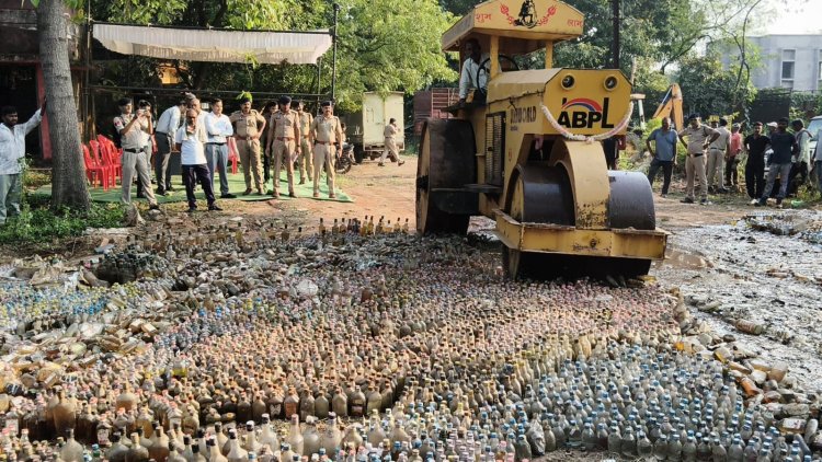 दुर्ग के 11 थानों में जब्त 34 हजार लीटर शराब नष्ट, 294 आबकारी मामलों का हुआ निपटारा