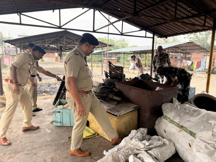 पुलिस का तड़के सुबह बड़ा एक्शन, 200 पुलिसकर्मियों ने बस्तियों में चलाया सघन चेकिंग अभियान